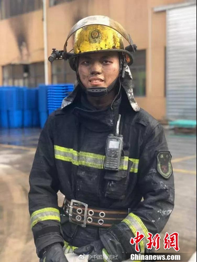 附100米美女微信电话 _ 书法家英语
