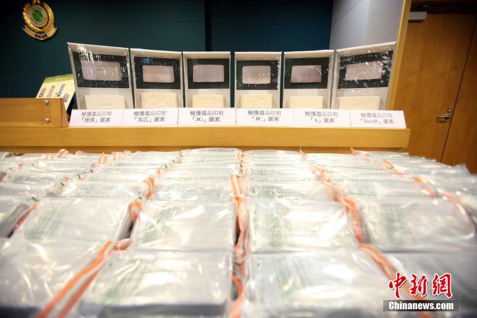 钟爱熟女泄火|30 姐姐的致命吸引力破解指南,至于熟女形象、无法摆脱的孤独感、随着时代而漂泊的命