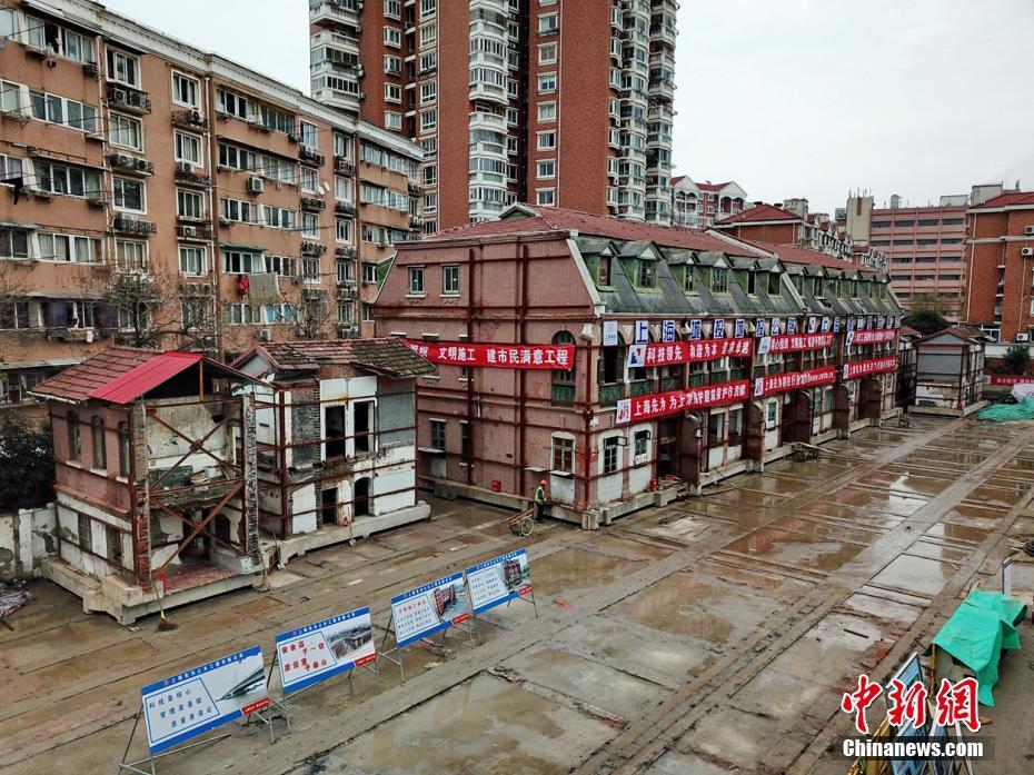 长兴晚上有人站大街的 _ 室外灯带图,浙江长兴灯光秀在哪里